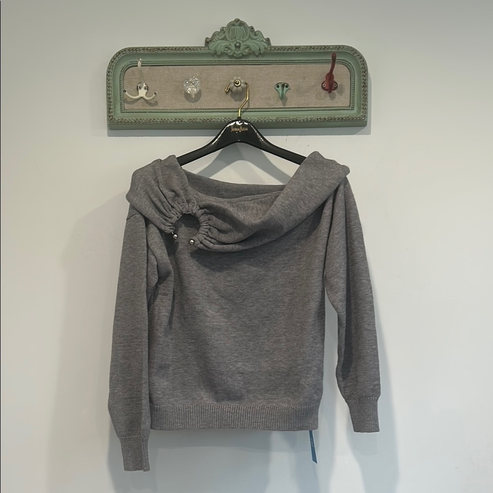 Cupshe off the shoulder horse shoe clasp Sweater medium new w tags grey